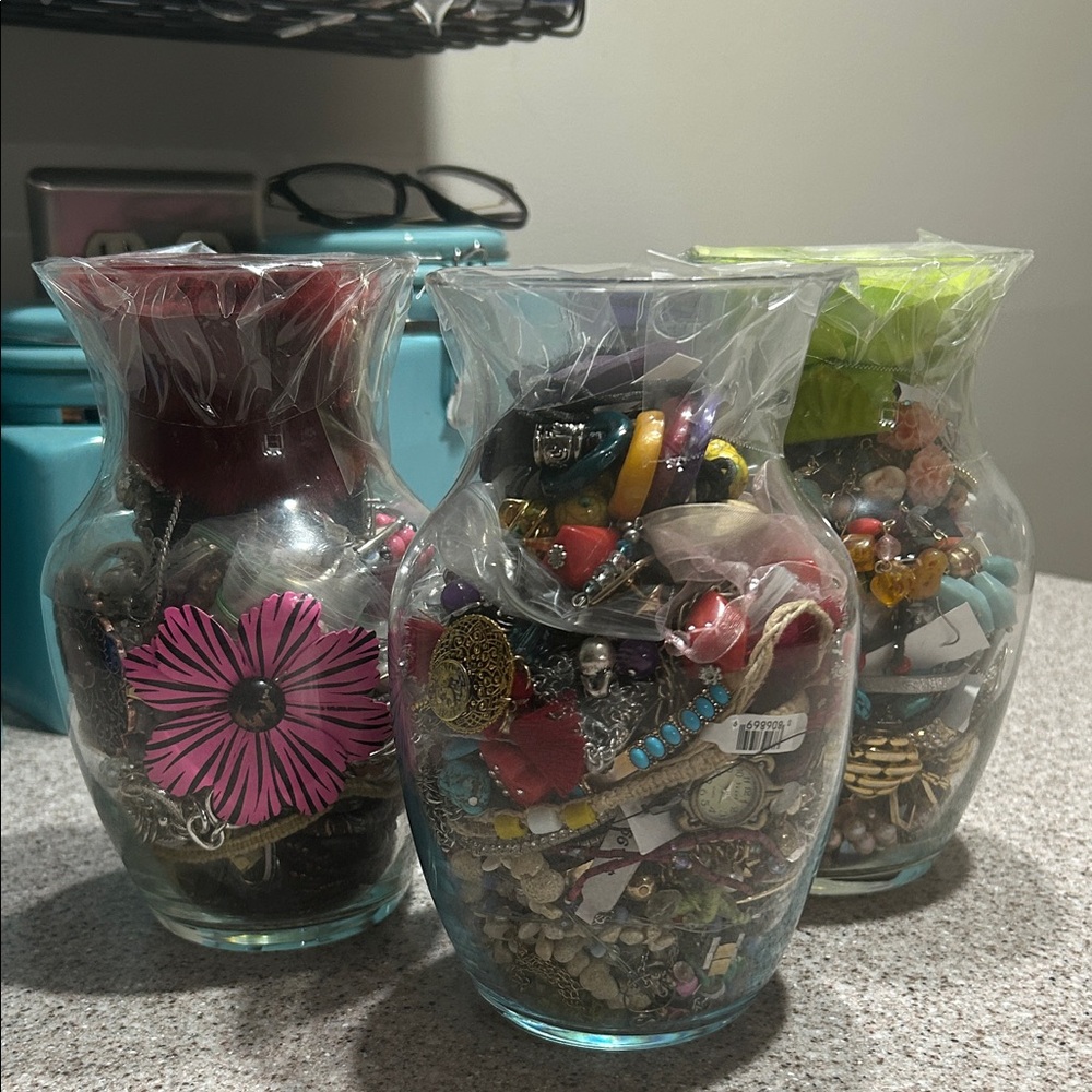 Jewelry jars… three available 25 each